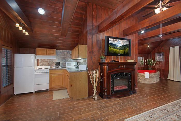 Burnin' Love Gatlinburg Exterior photo